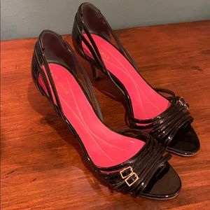 Kate Spade patent black heels - gorgeous details